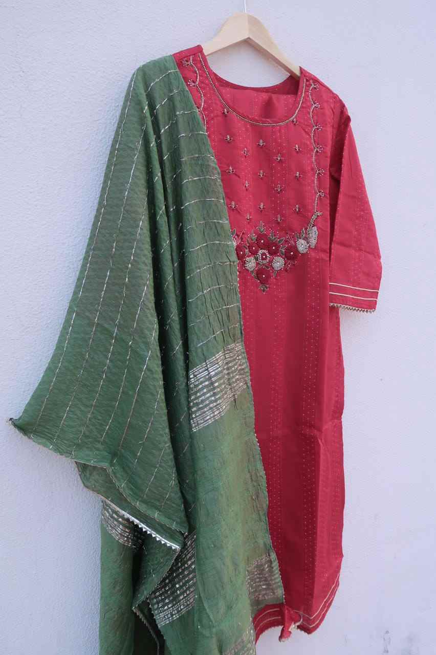 Romanticizing Red & Green Zari Suit (3 piece)