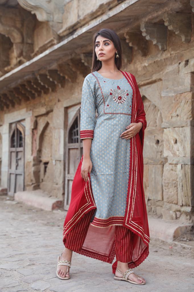 Kesariyavanity Graceful Grey Handwork Suit Set - 3 piece